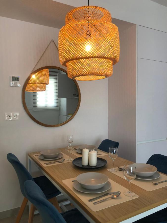 Modern Apartment In Torrevjea 200M From The Loccos Beach Torrevieja Eksteriør bilde