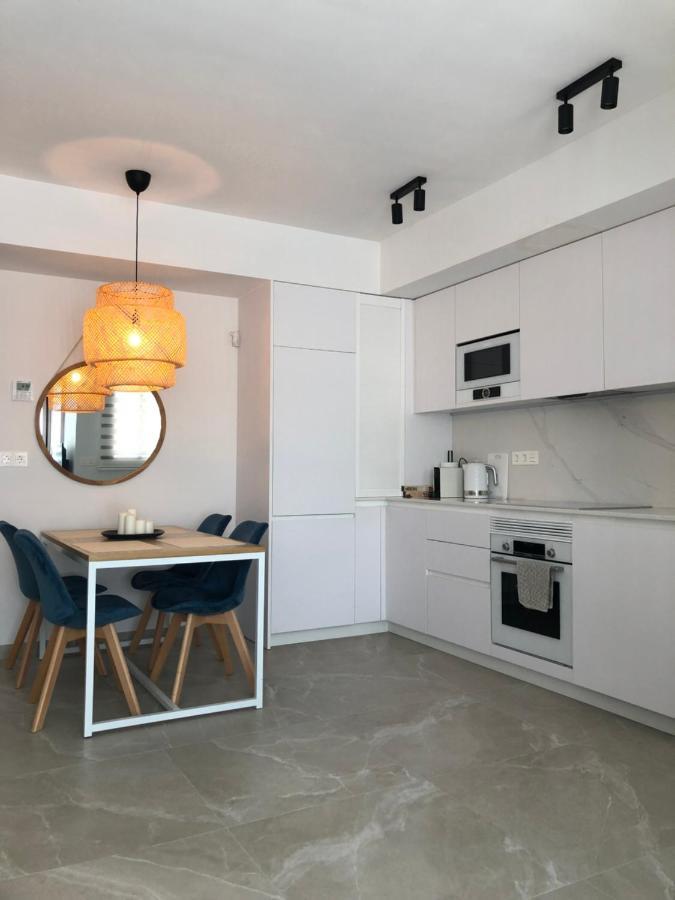 Modern Apartment In Torrevjea 200M From The Loccos Beach Torrevieja Eksteriør bilde